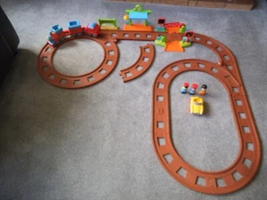 Happyland ELC Magic Motion Train Track Set With Figures And Train Station - Picture 1 of 5