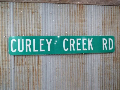 Auténtico letrero de metal usado 9 X 54 pulgadas aluminio CURLEY CREEK cabina Tiki Bar (22C) Foto 1 de 4