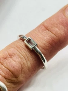 Small silver and aquamarine ring UK size M(17 mm) - Picture 1 of 3