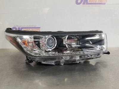 Toyota Highlander Limited 18 2018 montaje de lámpara de faro pasajero derecho Foto 1 de 4
