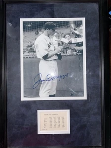 Joe DiMaggio New York Yankees Signed Autographed 8x10 Framed Photo JSA LOA - Picture 1 of 4