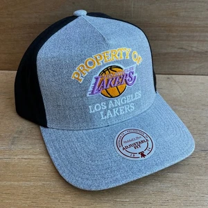 MITCHELL & NESS NBA PROPERTY OF LOS ANGELES LAKERS TRUCKER DRUCKKNOPFLASCHE MÜTZE NEU - Bild 1 von 6