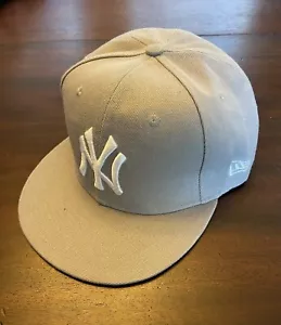 Nike New York Yankees Flat Billed Snap Back Hat - Light Gray - Picture 1 of 8