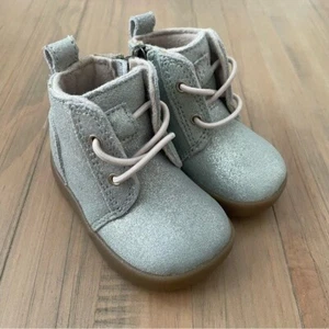 UGG Kirtjan Metallic Chukka Boots Silber Gold Baby Größe 0/1 - Bild 1 von 9