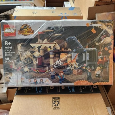 *BRAND NEW* Lego Jurassic World T. rex Atrociraptor Dinosaur Breakout #76948 - Image 1 of 2