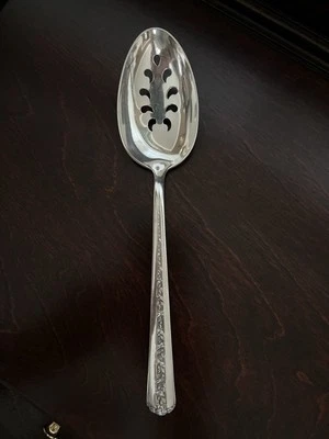 Cuchara para servir de mesa perforada de plata esterlina Rambler Rose by Towle 8,5" - sin usar Foto 1 de 4