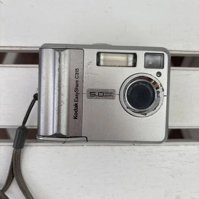 For Parts Kodak EasyShare C315 Color Science 5.0MP Point & Shoot Digital Camera  - Image 1 of 4