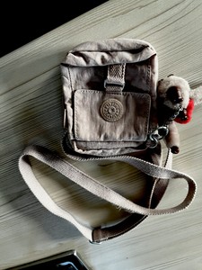 kipling pahneiro handbolsa