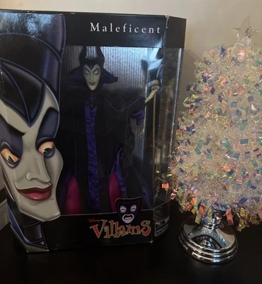 Maleficent RARE Disney Limited Edition Villains Doll- Theme Park Exclusive. NRFB - Image 1 of 4