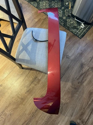 Ford Fiesta 2011-2019 hatchback rojo caramelo alerón trasero con tercera luz de freno OEM 12 Foto 1 de 4