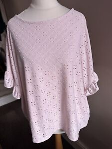 Ladies New Look Pink Embrodiery Short Sleeved Top size 16 (colour matches Photo2