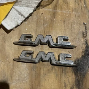 (2) emblèmes d'aile de camion GMC 56 57 1955, d'origine, 2329447 - Photo 1/4