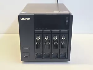 QNAP TS-439 Pro II+ 4-Disk SATA NAS 2xGbE NO DISKS PARTS/REPAIR - Picture 1 of 11