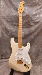 Fender Japan ST Type White STR-135RK Electric Guitar W/Hard Case Used Product - Picture 1 of 7