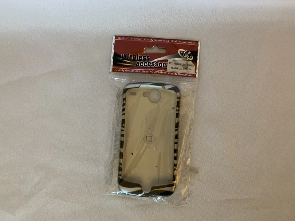 Zebra Striped Hard Case Cover for HTC Nexus One  - Image 1 of 4