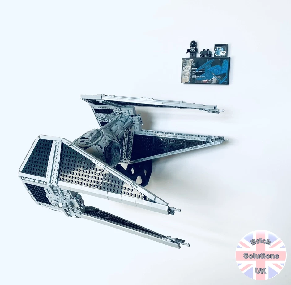 BRICK SOLUTIONS UK Wandhalterung für LEGO Star Wars UCS Tie Interceptor 75382