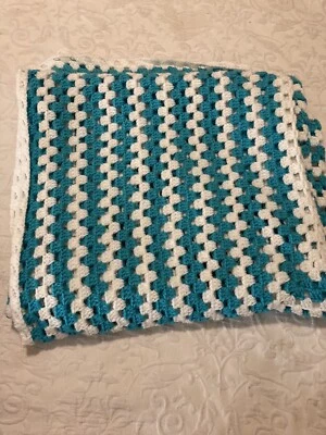 Crochet Afgano Hecho a Mano 70x40 Gran Verde azulado y blanco Excelente Estado Usado Foto 1 de 4