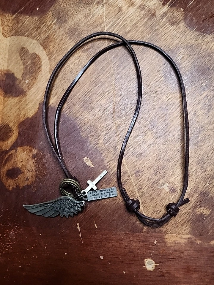 Collar Cuerda Cuero Harley-Davidson Ala de Ángel Crucifijo Con Colgantes 15" Foto 1 de 3