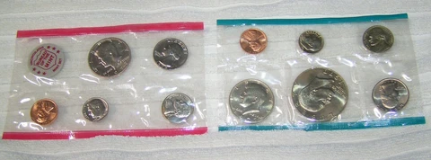 Pair of Mix Matched 1972-D & 1977-P US Uncirculated Mint Packs Cover