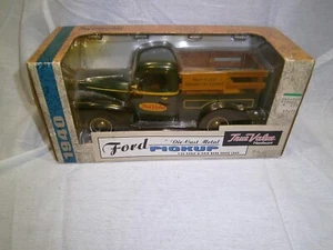 Ertl Die-Cast Metal Ford Pick-Up Bank Maßstab 1:25 - Bild 1 von 5