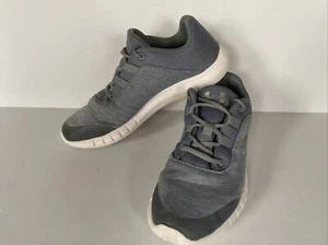 Under Armour Damen grau weiß sportliche Laufschuhe Größe 7 M - Bild 1 von 8