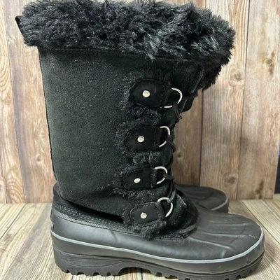 Botas de nieve de invierno Khombu para mujer nórdicas 744065 negras aisladas de piel sintética talla 8 M Foto 1 de 4