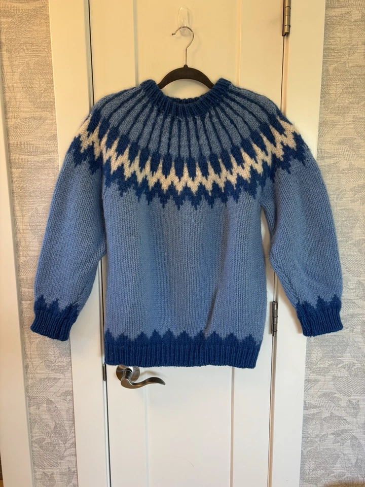 Suéter De Colección Hecho a Mano Tejido Fair Isle Talla L Azul y Blanco Esquí Pesado**Leer Foto 1 de 4