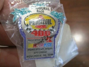 NASCAR INAUGURAL RACE PENNZOIL 400 HOMESTEAD MIAMI SPEEDWAY 1999 ORIGINAL PIN - Picture 1 of 1