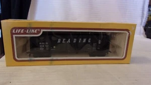HO Scale Life-Like, 45' Three Bay Hopper, Reading Railroad, Black, #41442 - Picture 1 of 3
