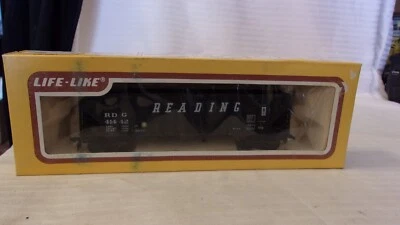 HO Scale Life-Like, 45' Three Bay Hopper, Reading Railroad, Black, #41442 - Image 1 of 3