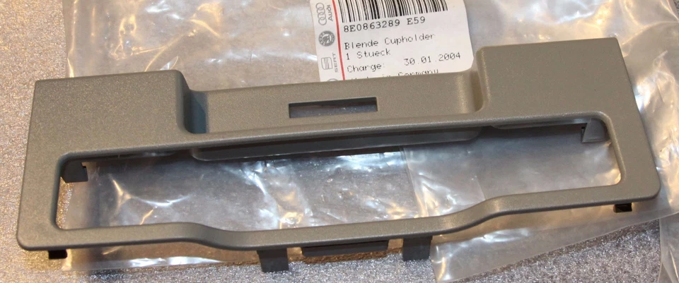 全新奥迪 VW 8E0863289 A4 A6 后座前杯架 TRIM NOS 原始设备制造商    — 第 1/1 张图片
