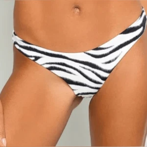 NWT Beach Bunny Aria Zebra Black White Skimpy Bikini Bottom - Size XL - Picture 1 of 10
