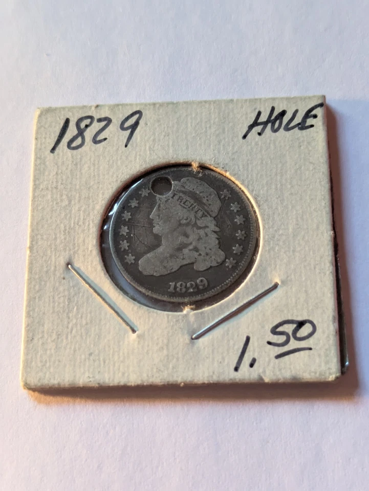 Серебряная монета номиналом 10 центов 1829 с изображением геральдического орла с отверстием для бюста и крышкой США - Изображение 1 из 4