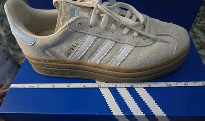 adidas Originals Gazelle Bold Wonder White Clear Sky Kids Unisex size 6  - Изображение 1 из 4