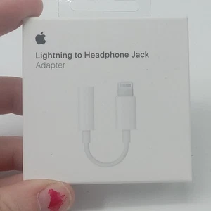 Apple Lightning to Headphone 3.5mm Jack Adapter White MMX62AM/A - Photo 1 sur 2