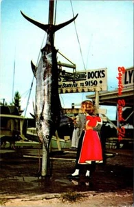 Boynton Beach, FL Florida AZUL MARLIN~MUELLE DE PESCA Niña~Pescado~Perro Postal - Imagen 1 de 2