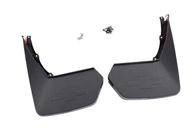 Chevrolet Suburban 2015-2020 protectores contra salpicaduras moldeados delanteros y traseros granulados negros OEM Foto 1 de 2