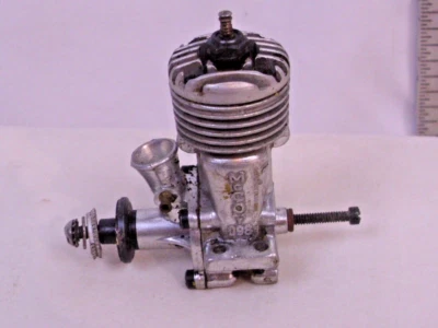 McCOY 098 GAS ENGINE FOR AIRPLANE OR TETHER CAR - Image 1 of 3