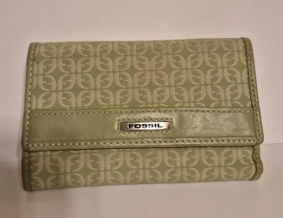 Cartera de mujer FOSSIL detalles de cuero triple pliegue verde Foto 1 de 4