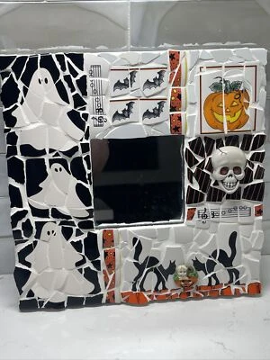 Espejo enmarcado de azulejos de mosaico de Halloween, firmado artesanalmente Foto 1 de 4