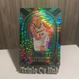 2024 Panini WNBA Prizm Pioneers CYNTHIA COOPER-DYKE Pulsar Verde/25 SP Cometas - Imagen 1 de 4