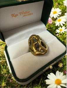 Vintage Messing Modernist Brutalist Holding Hands Pinky Ring, Größe 3 - Bild 1 von 9