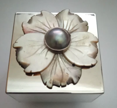 Susta Per Collane Madreperla Naturale intagliata Fiore 35mm  P. Mabè Ct 34.00 - Immagine 1 di 4