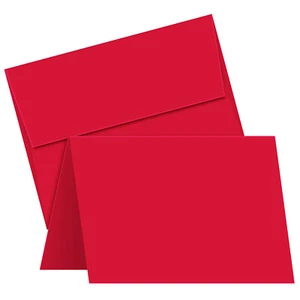 Tarjetas de felicitación navideñas rojas en blanco de 5" x 7" y sobres A7 - Juego de 50 - Imagen 1 de 6