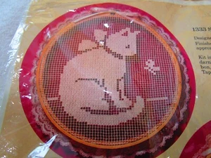 Sitting Pretty Darning Kit # 1333 (1986, The Creative Circle) FREE SHIPPING - Picture 1 of 4