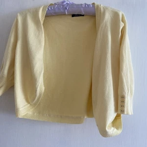 M And Co Lemon Shrug/cropped Cardigan Size 14 Edge To Edge - Picture 1 of 9