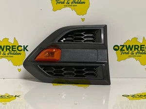 Genuine Ford PX 2 / MKII Ranger Right Hand Guard Indicator / Repeater Assembly - Imagen 1 de 2