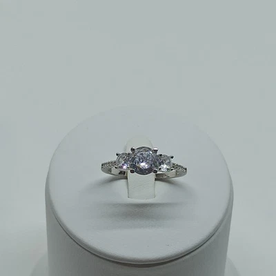 ANELLO IN ARGENTO 925 TRILOGY GRADAZIONE 4MM 7MM 4MM ZIRCONI (AMFA0220) - Immagine 1 di 3