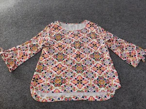 Crown & Ivy top Medium Petite Red Womens Pullover geometric stretch rayon - Picture 1 of 13