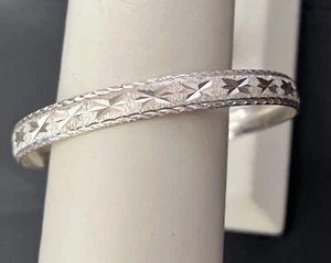 Sterling Silber 8 mm Diamantschliff Slip-On Armreif Armband Größe 9 - Bild 1 von 4